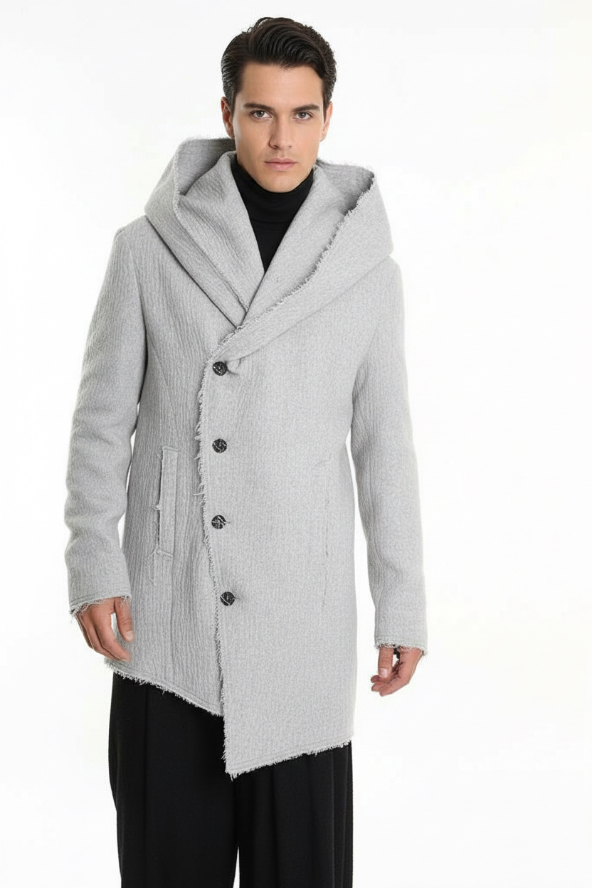 Herrenmantel in Hellgrau mit großer Kapuze – asymmetrischer Wollmantel im modern