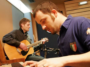 music duo Skeewiff jamming