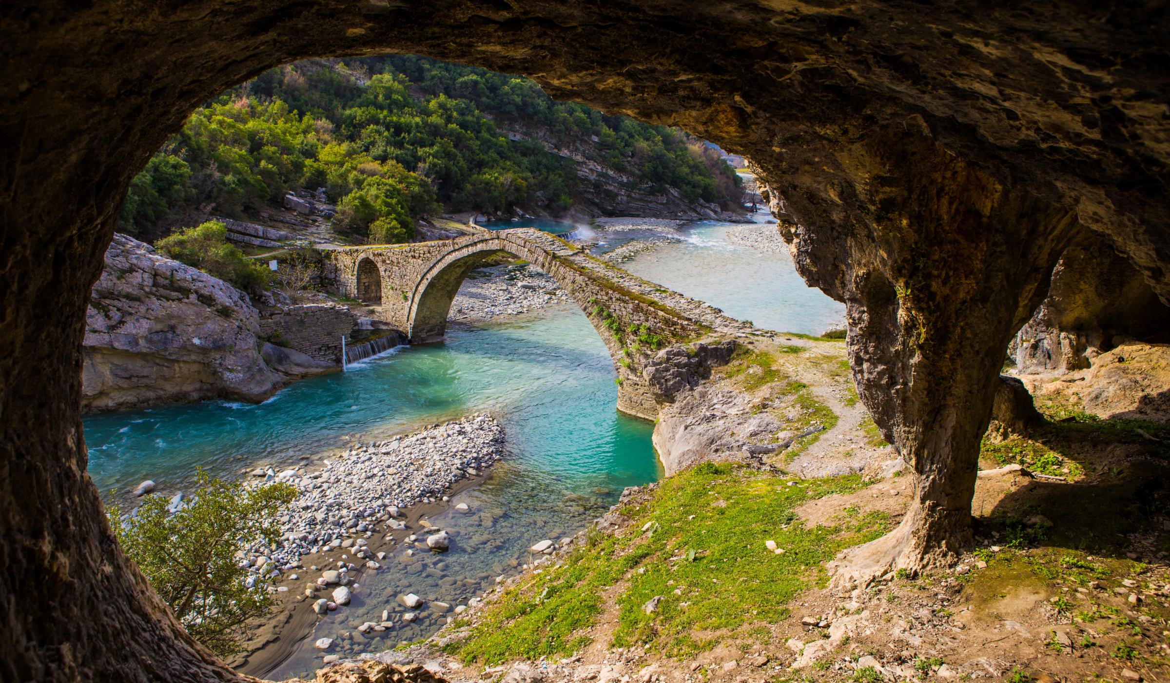 Old bridge at Langarica Canyon