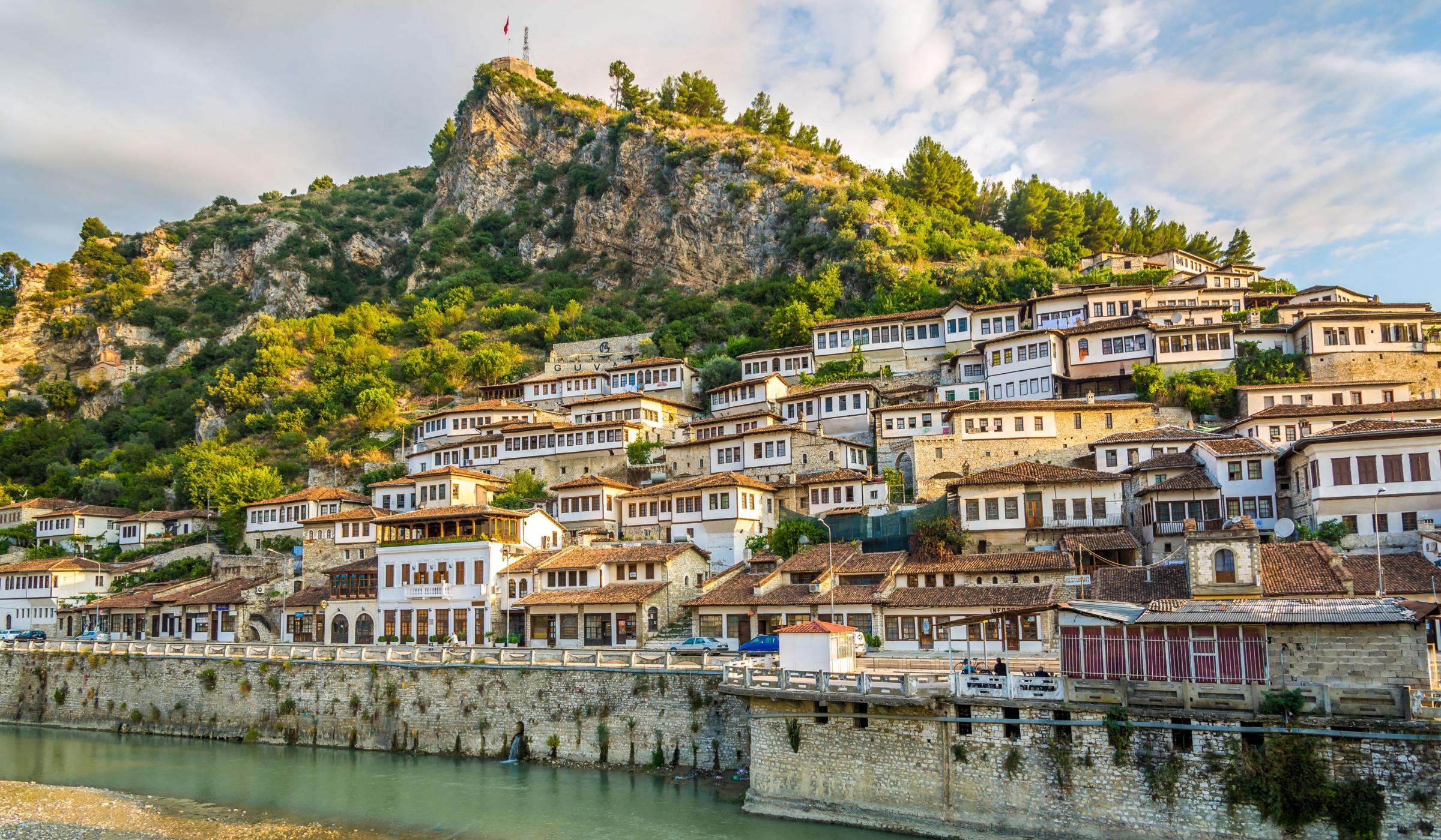 Mangalem, Berat