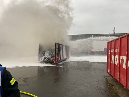 Einsatz Brand_Industriebetrieb 28.06.2021 19:34Uhr