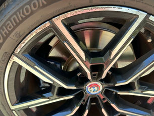 BMW 420 タイヤを付けたまま出張ガリ傷修理