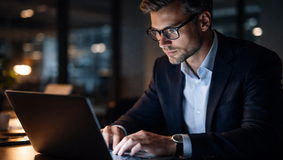 Analist met Dell-laptop