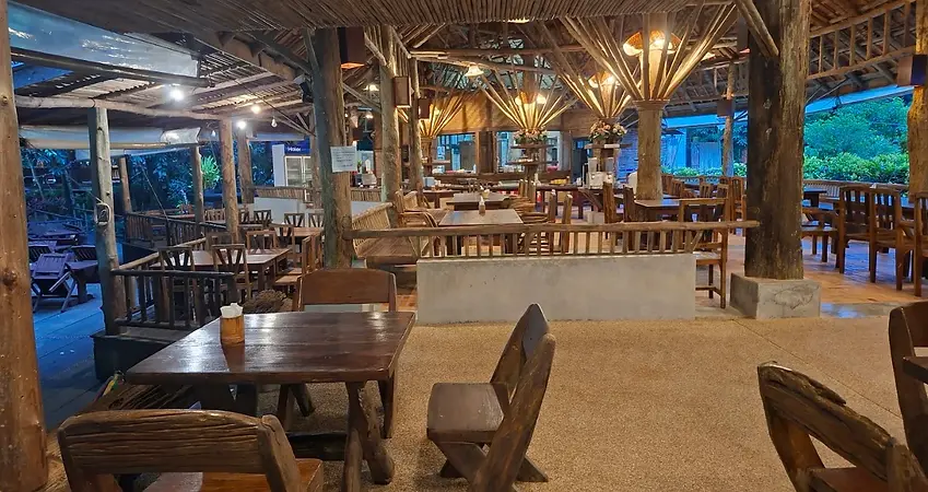 Dining at The Cliff & River