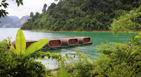 Phutawan Rafthouse | Cheow Lan Lake