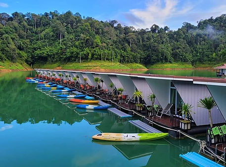 Phupha Waree Floating House