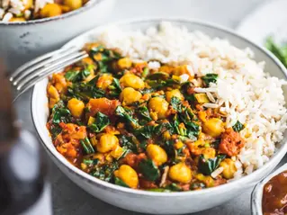 Wild Garlic Chickpea Curry                                             