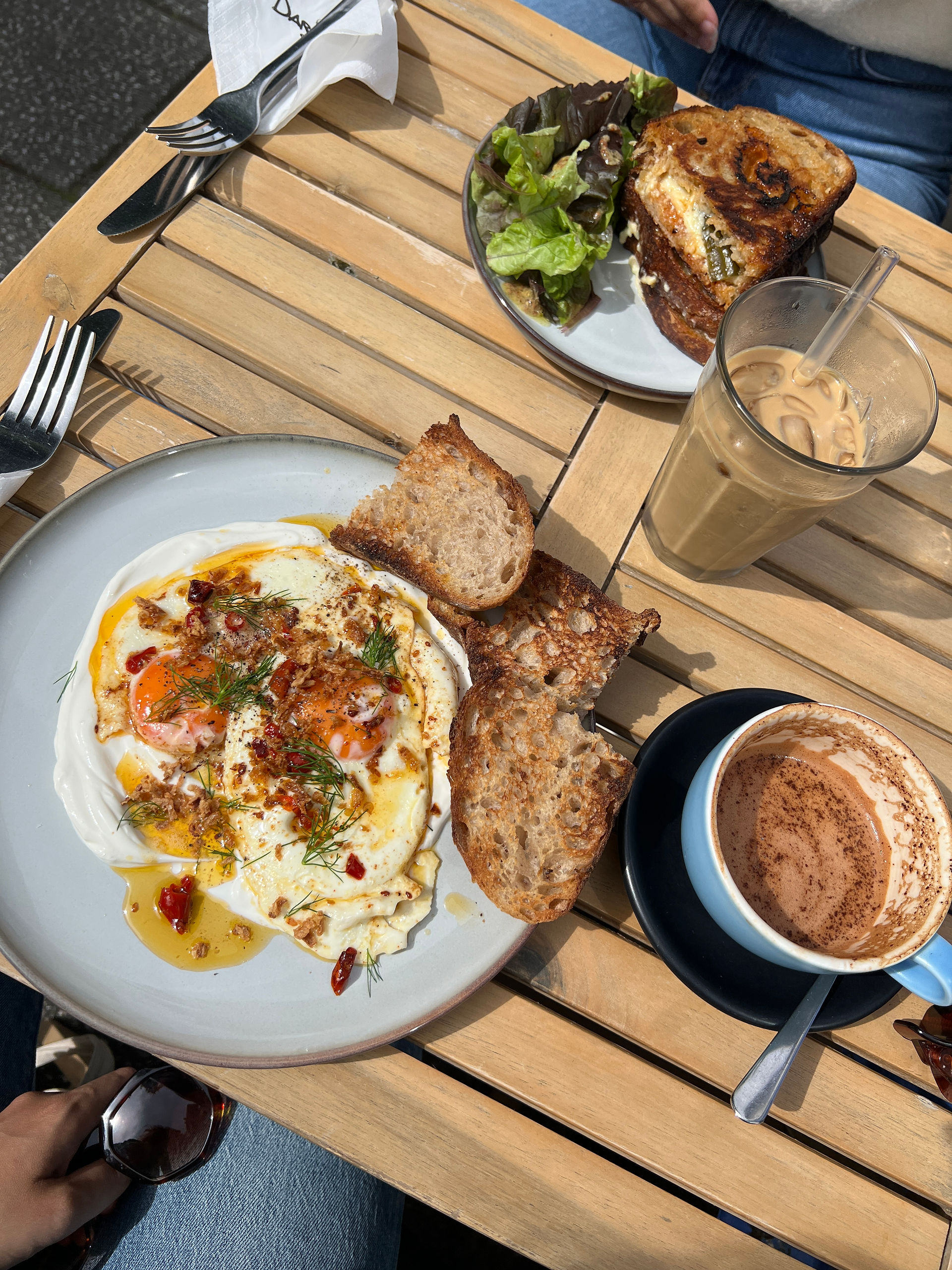 Brunch Dark Poney oeuf pochés