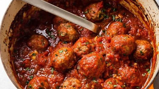 Meatballs with tomato sauce