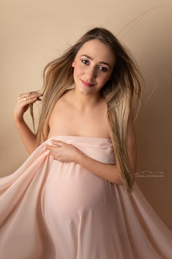 pregnancy photos in Milton Keynes