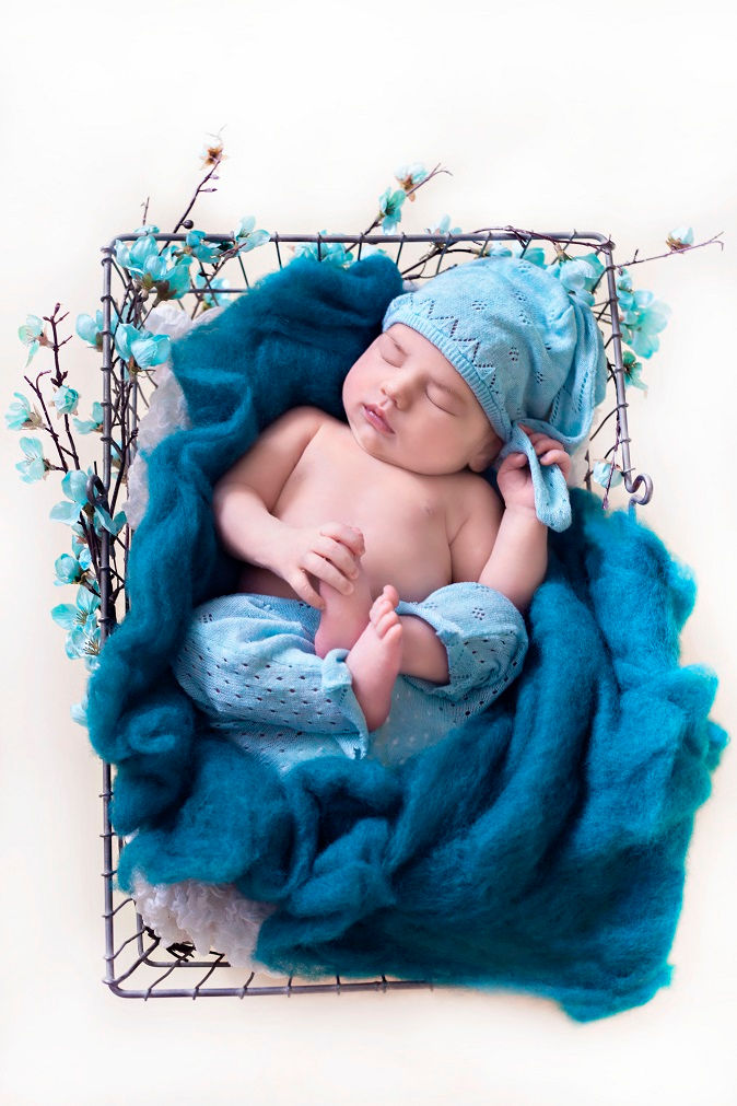 Newborn photoshoot in Bedford