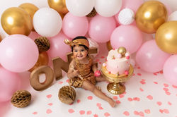 cake smash photos in Milton Keynes