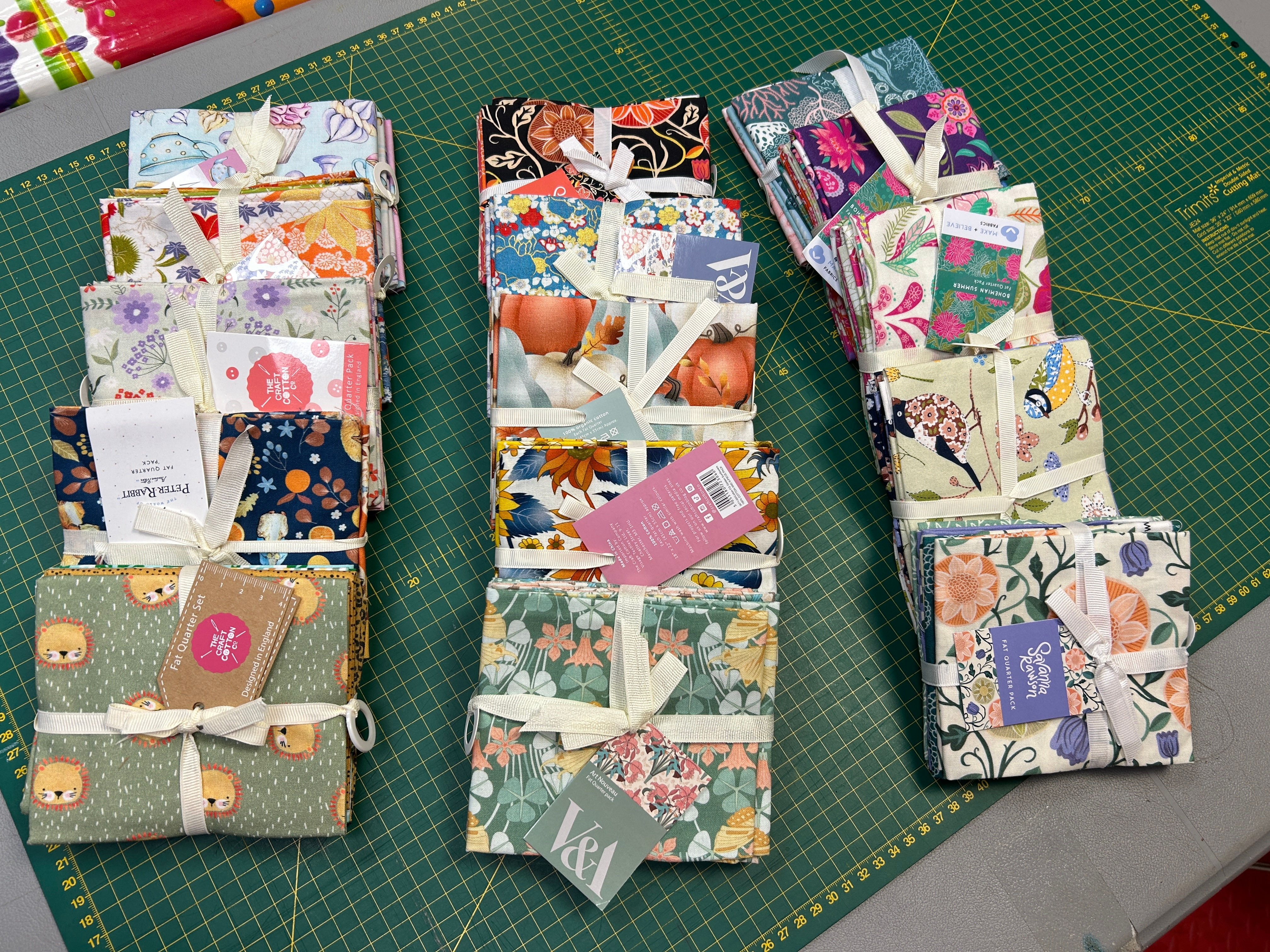 2580 - Assorted Cotton Fat Quarter Packs