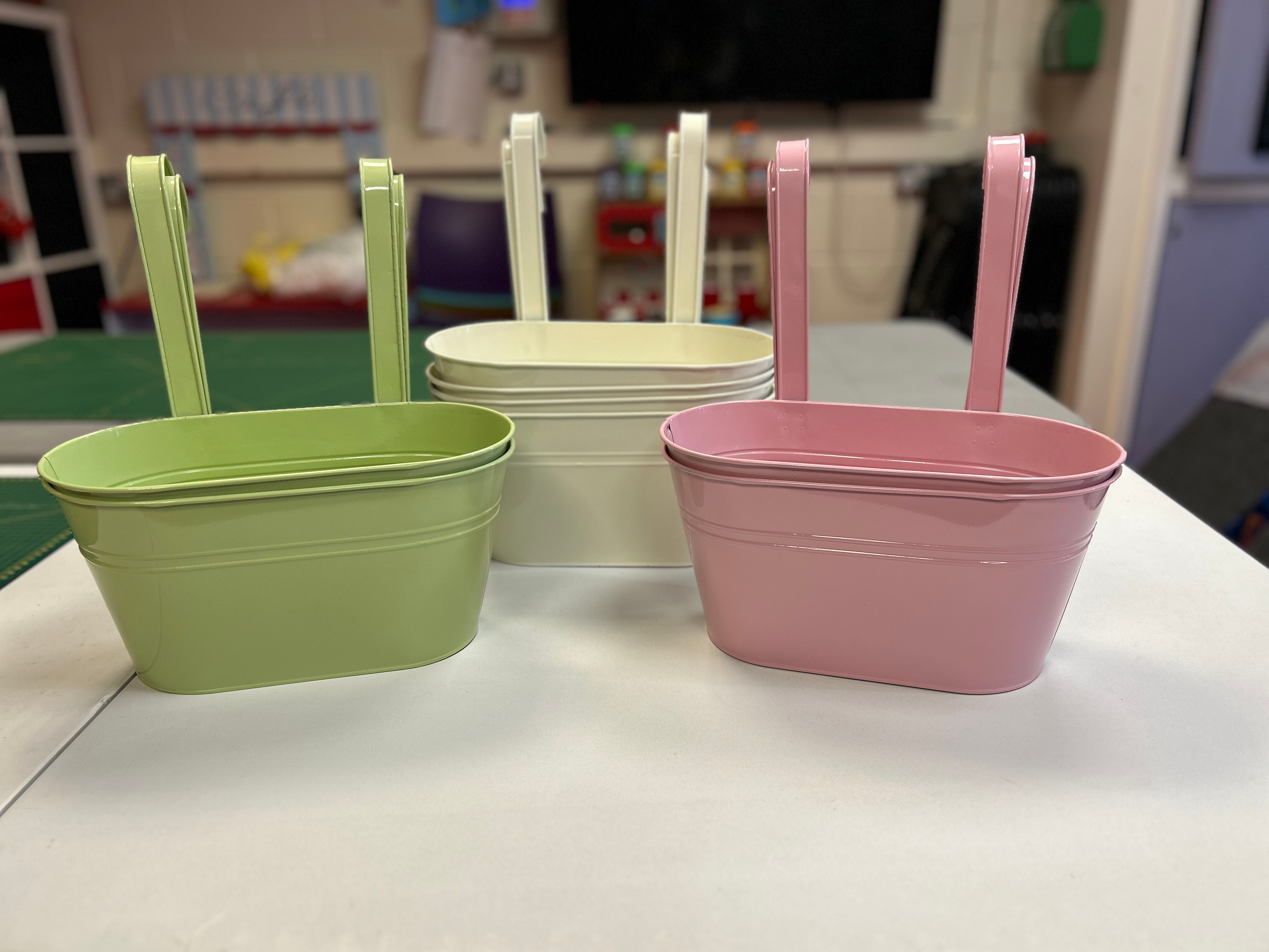 Metal Flower planter with hooks