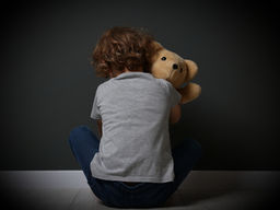 Protection de l’enfance: un système à bout de souffle face à la parole des enfants