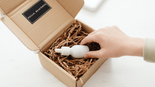 Auf dem Bild sieht man die Verpackung von einem Beauty Produkt