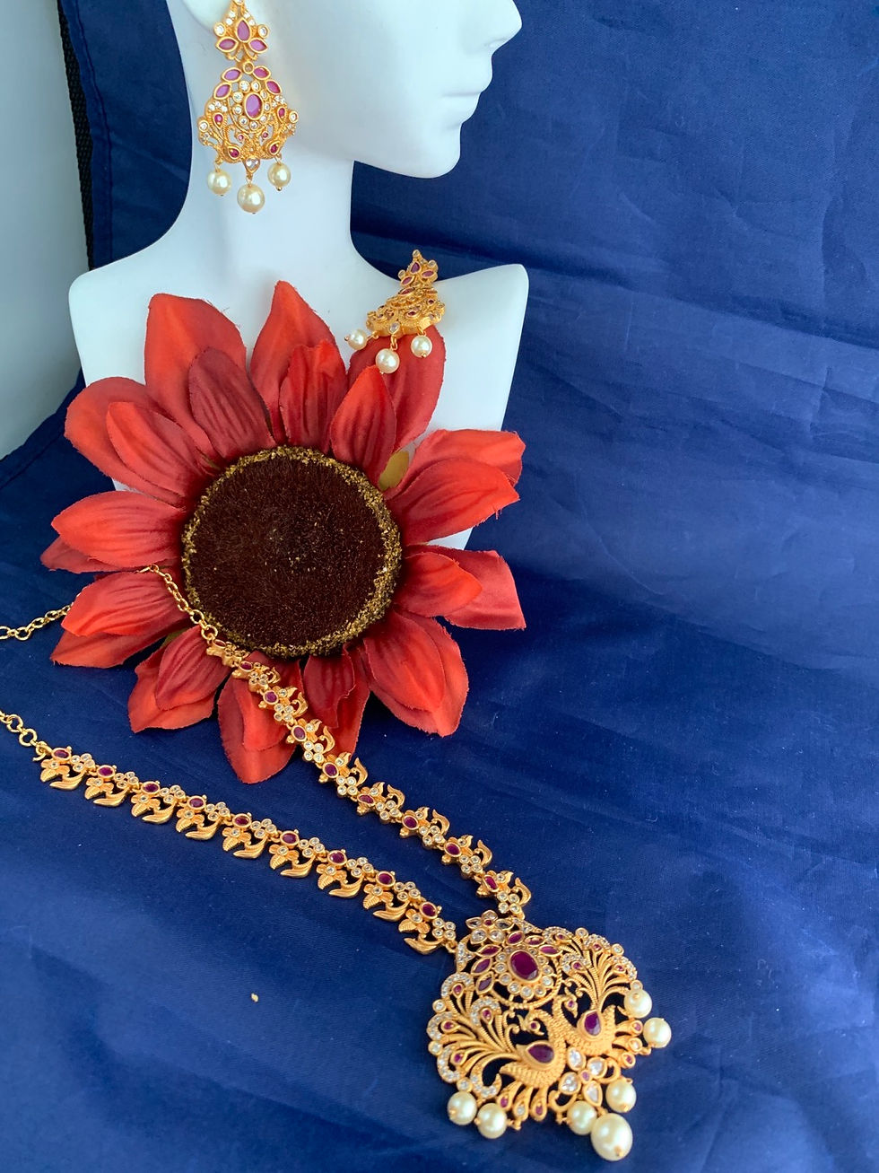 Thumbnail: Necklace Set – Turvi Collection