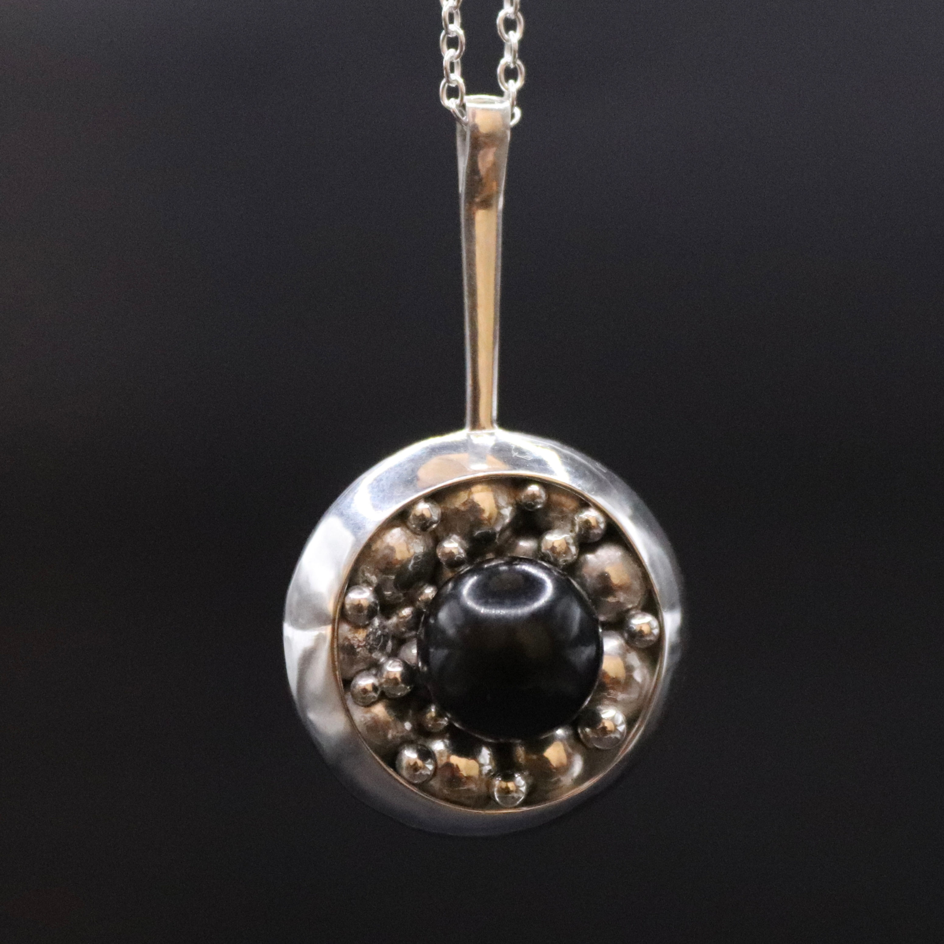 Pendentif en argent - Granulation - Pierre de Jais