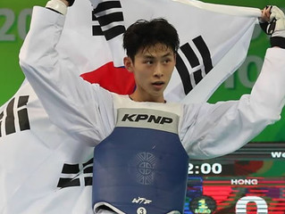 El luchador de taekwondo surcoreano Kim Tae-hun gana el oro en la división masculina de 58 kilos