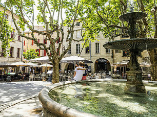 Uzès, votre nouvelle vie : l'éloge de la lenteur heureuse