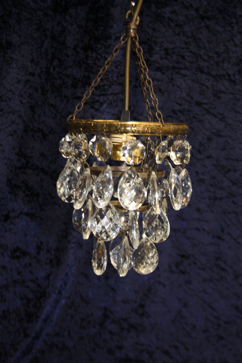 Thumbnail: Early 20th Century tierdrop Chandelier 6"