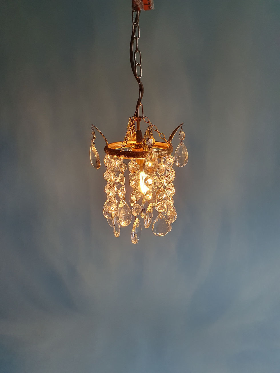 Thumbnail: Small swag chandelier with decorative leaves 7"
