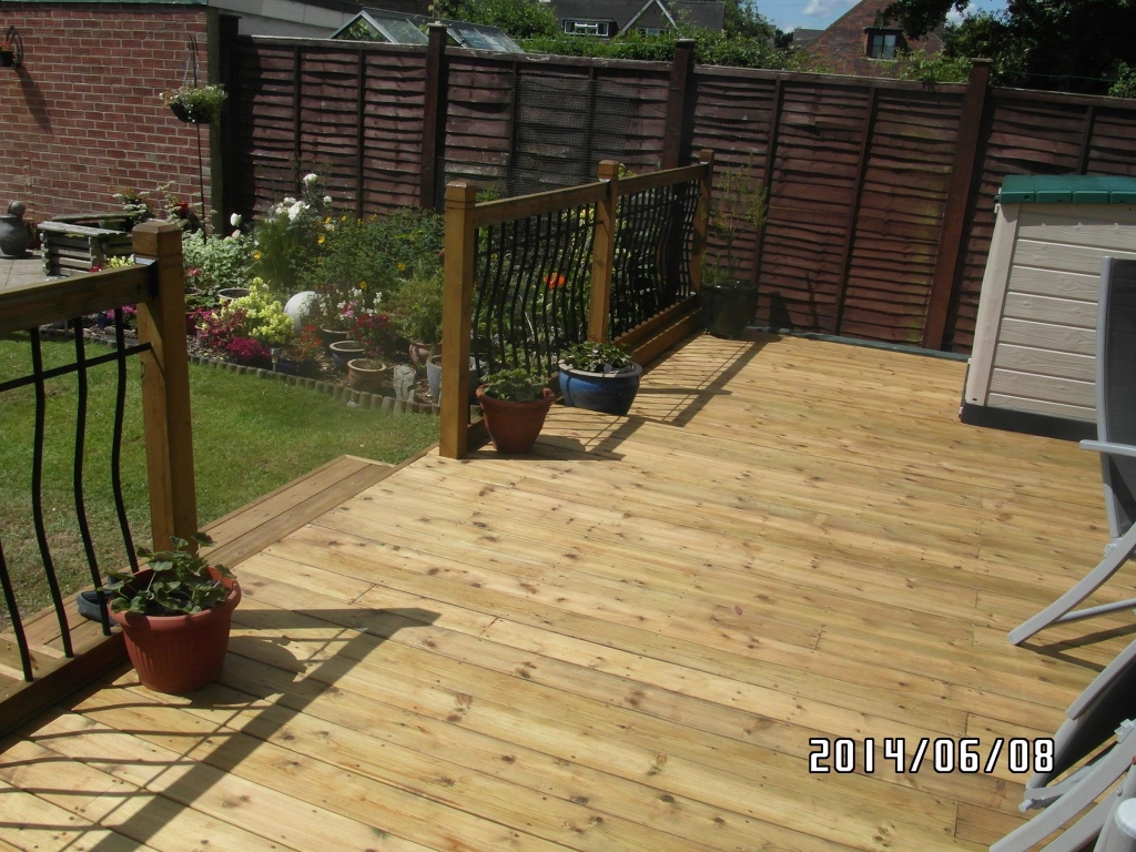 Essex Decking and FencingTimber Decking Gallery