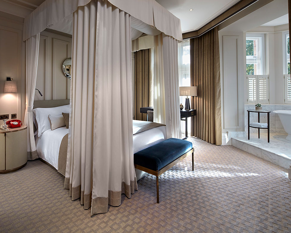 Amazing luxury bedroom.