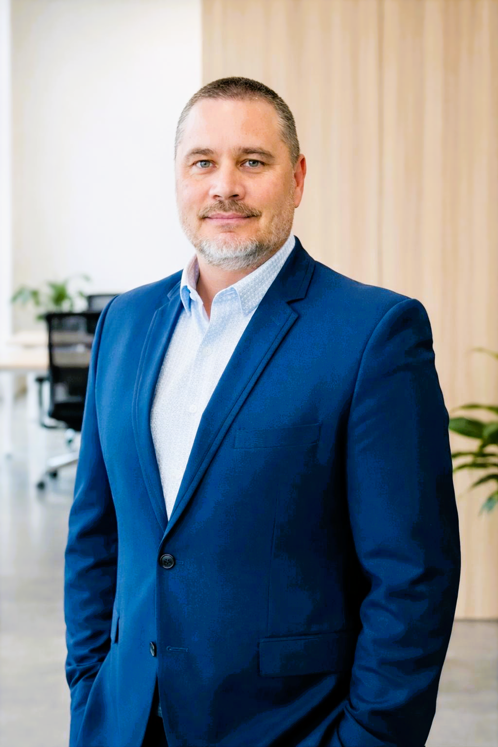 Louis Nel_professional portrait.png