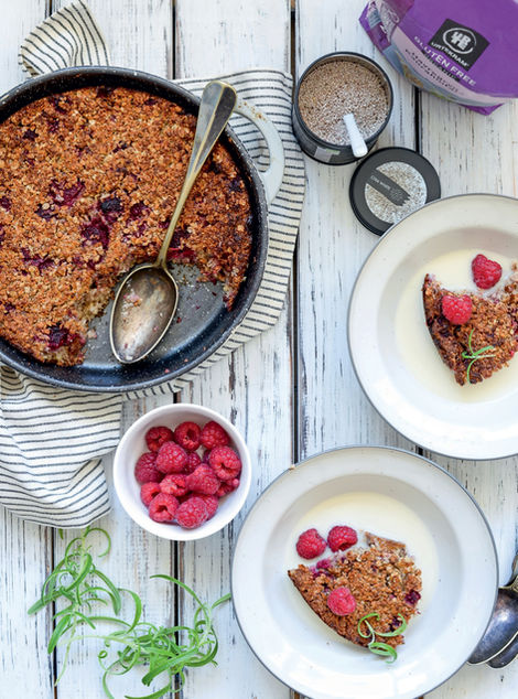 opskrift-bagt-havregroed-med-kokos-og-hindbaer-elle-dk