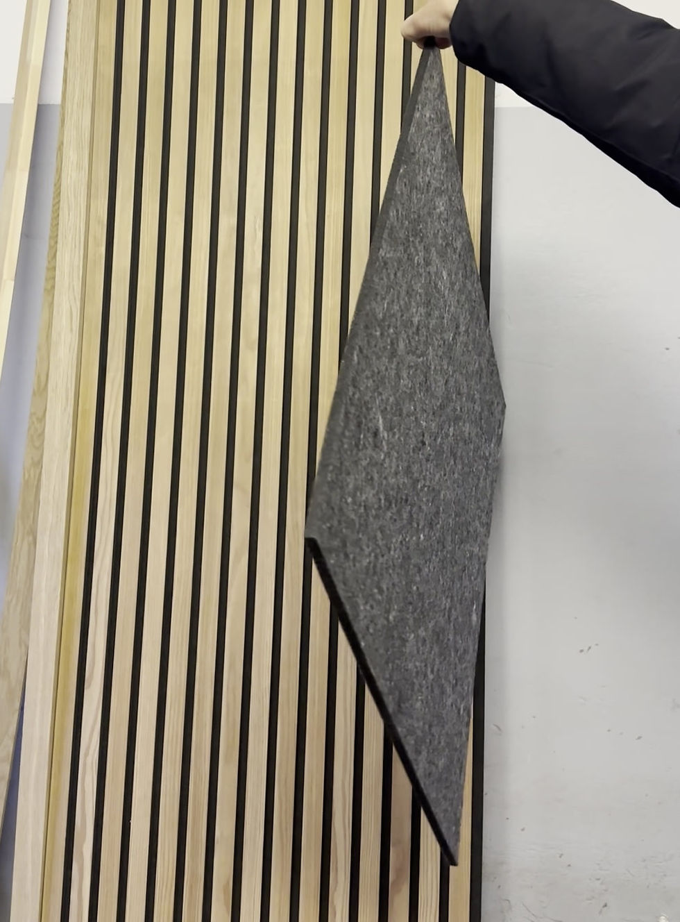 Miniature : PLAFOND SUSPENDU EN FEUTRE PET MILK