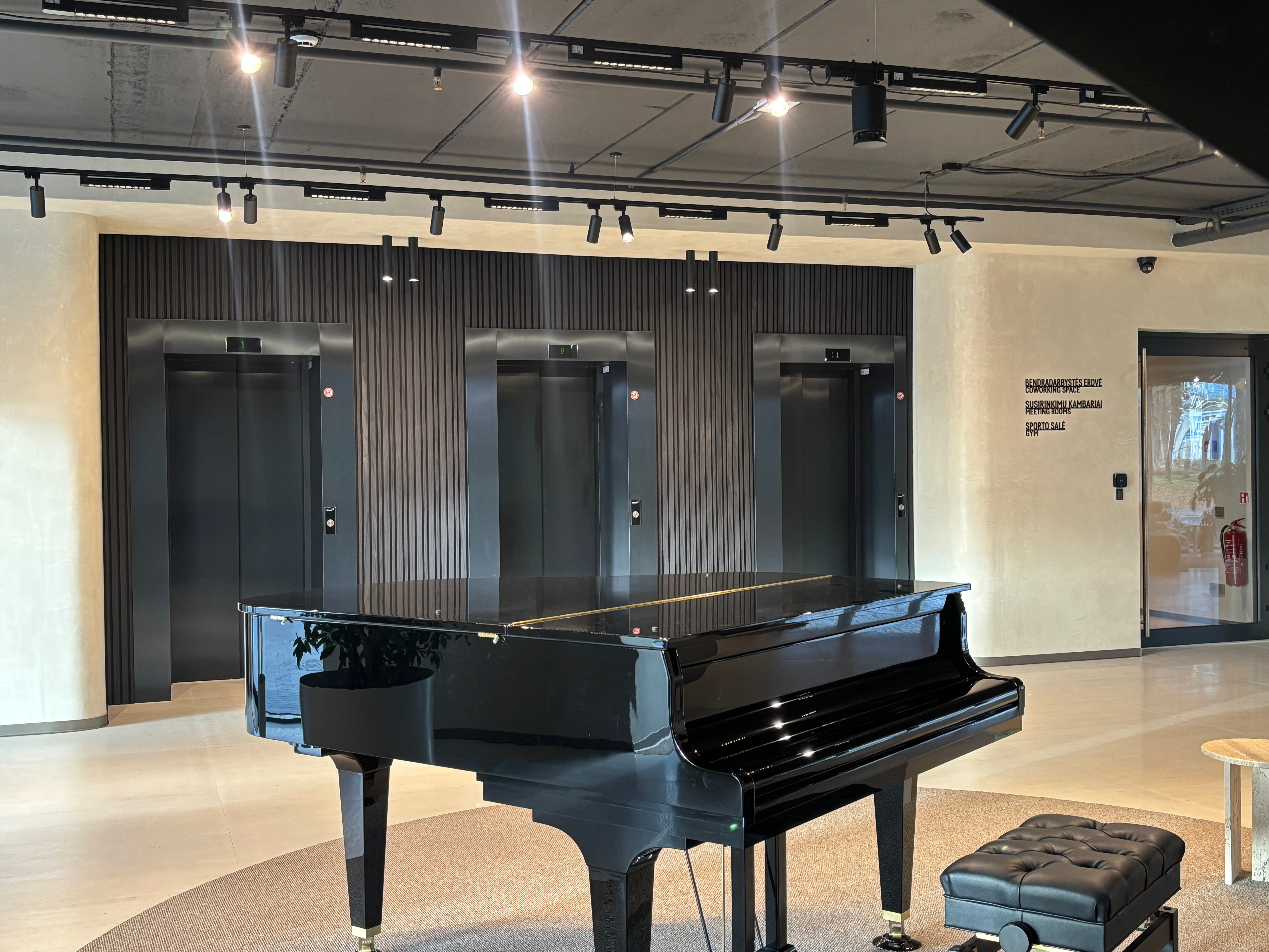 MUST TUHK | VÖÖBKOOOD