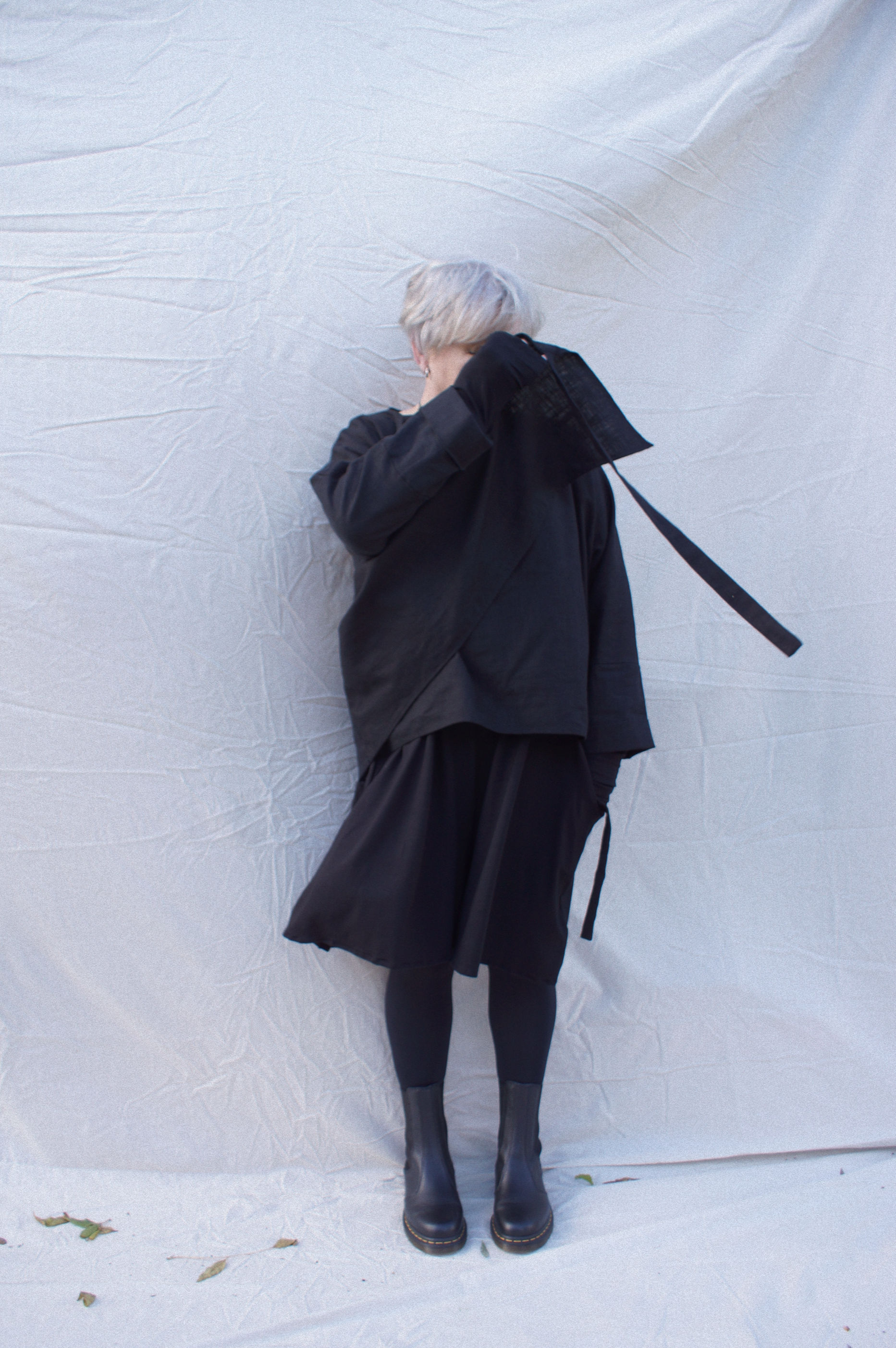 Coal Linen Crossover Potter