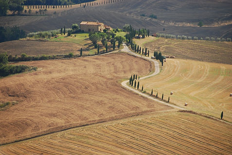val-dorcia-1778044_1280.jpg