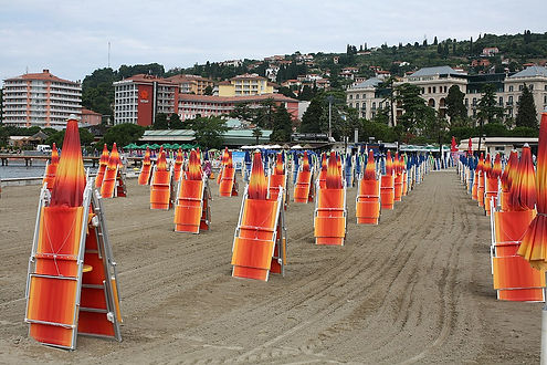 Beach_(3743876070).jpg