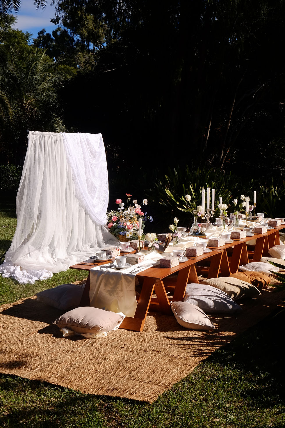 outdoor birthday picnic