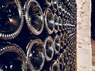 Die goldenen Regeln für die Lagerung von Champagner