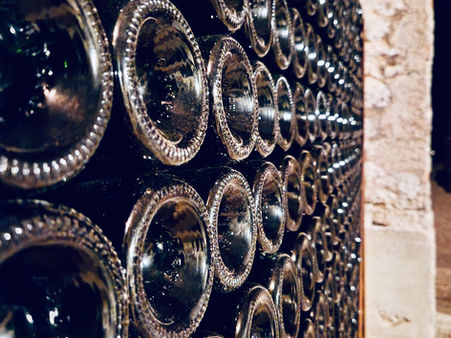 Die goldenen Regeln fĂŒr die Lagerung von Champagner
