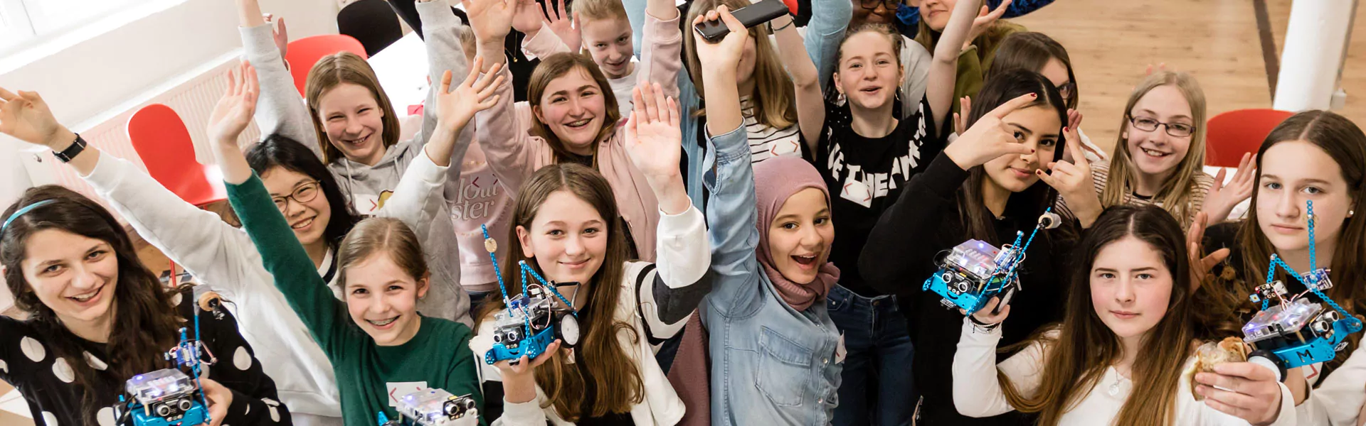 CFT_HEADER-GIRLSINTECH-01.jpg.webp