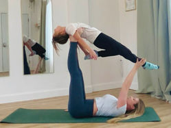  Atelier d'acroyoga parent-enfant |  25 avril 2026