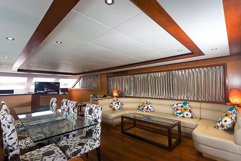 BREEZE 85- charter cruiser boat 85 feet 
