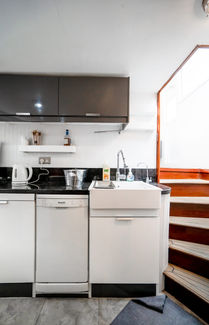 white junk boat 78 charter 