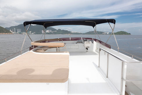 BREEZE 85- charter cruiser boat 85 feet 