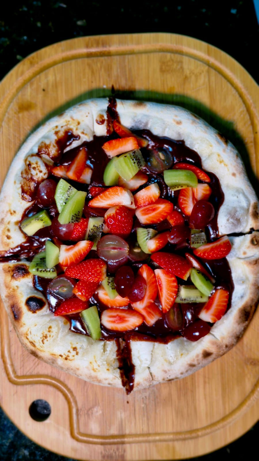 CHOCOLATE PRETO COM FRUTAS image