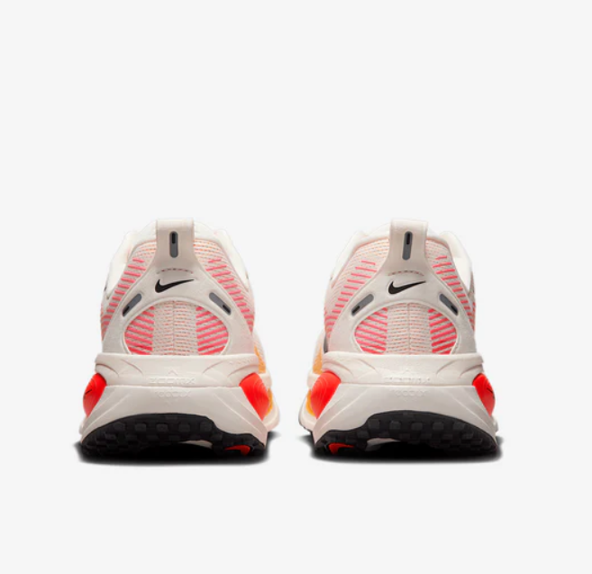 Miniatura: NIKE VOMERO 18