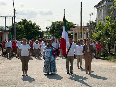 desfile 5 de mayo.jpg