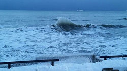swampscott-waves