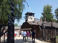 수용소 입구1.jpg