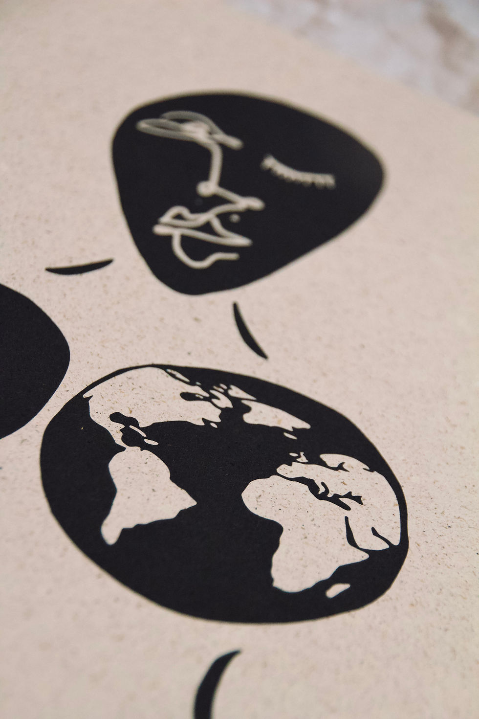 Miniaturbild: kunstdruck: the earth is a boob