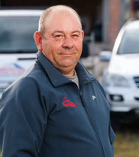 Kádár Károly, kőműves, profilképe